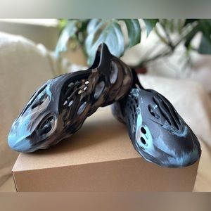 Yeezy Foam Runner size 10 men